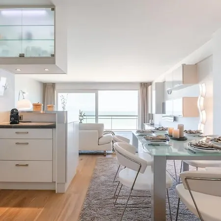 Huswell - With Stunning Sea View In *