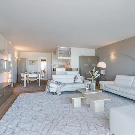 Lägenhet Huswell - With Stunning Sea View In